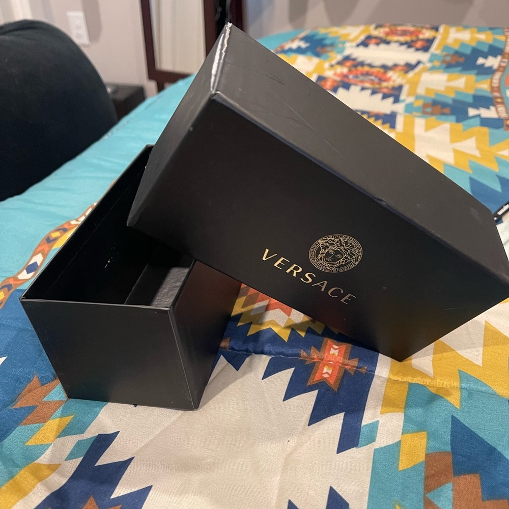 Empty box
